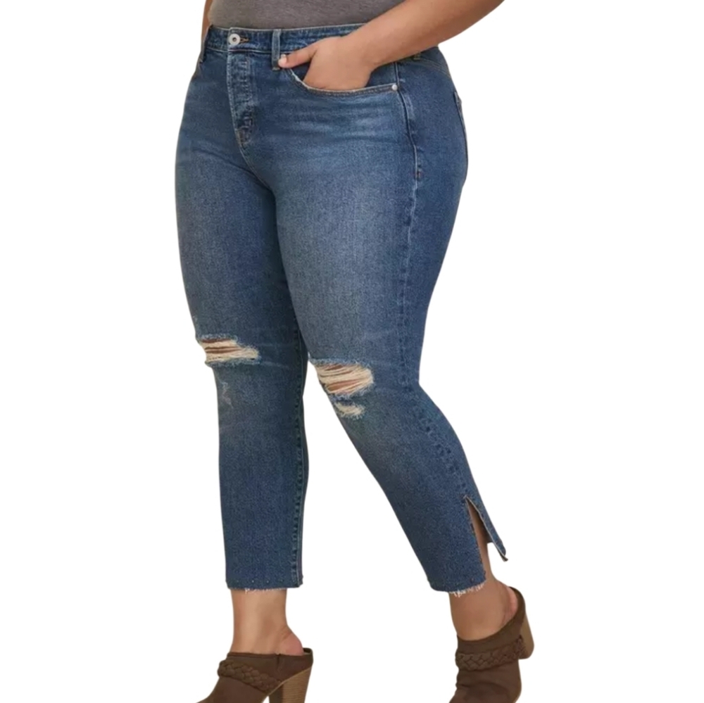 Torrid Straight Classic Studded Denim Size 24 Very Flattering NWT